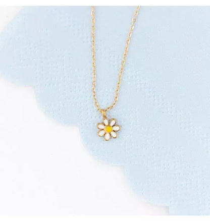Daisy Pendant Necklace