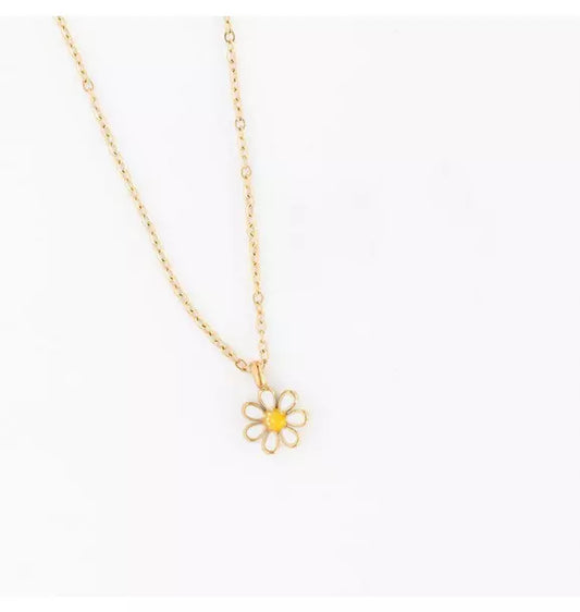 Daisy Pendant Necklace