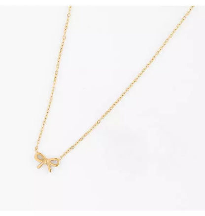 Bow Pendant Necklace