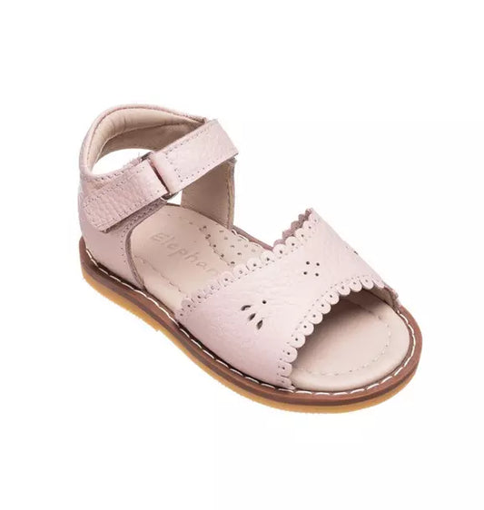 Classic Sandal with Scallop Pink